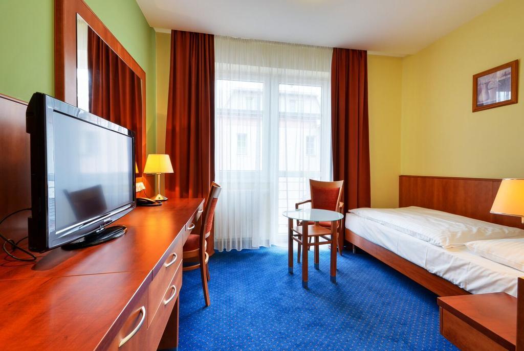 Hotel Filipinum Jablonné nad Orlicí Rum bild